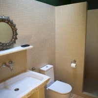 Bathroom in green B&B