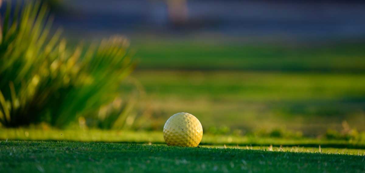 play golf during your holidays at Casa Rural Refugio Marnes 