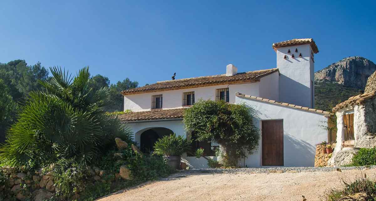 La fachada de casa rural Refugio Marnes 