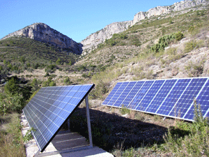 Los 24 módulos solares de Refugio Marnes