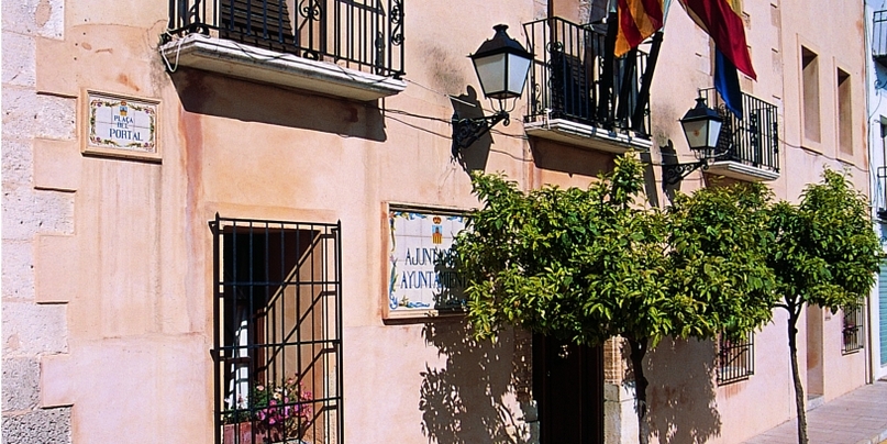 Mooie dorpen costa Blanca het gemeentehuis van Benissa