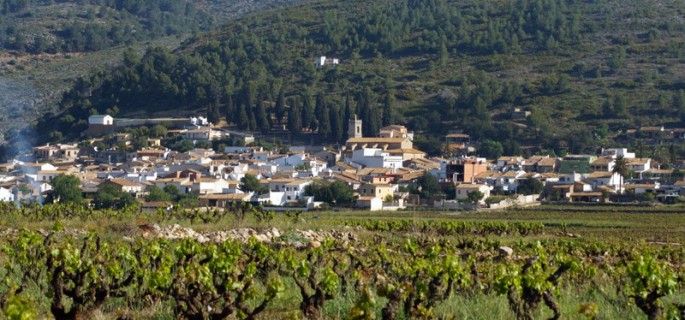 mooie dorpen alicante, een gezicht op Llliber, vanuit de wijnvelden